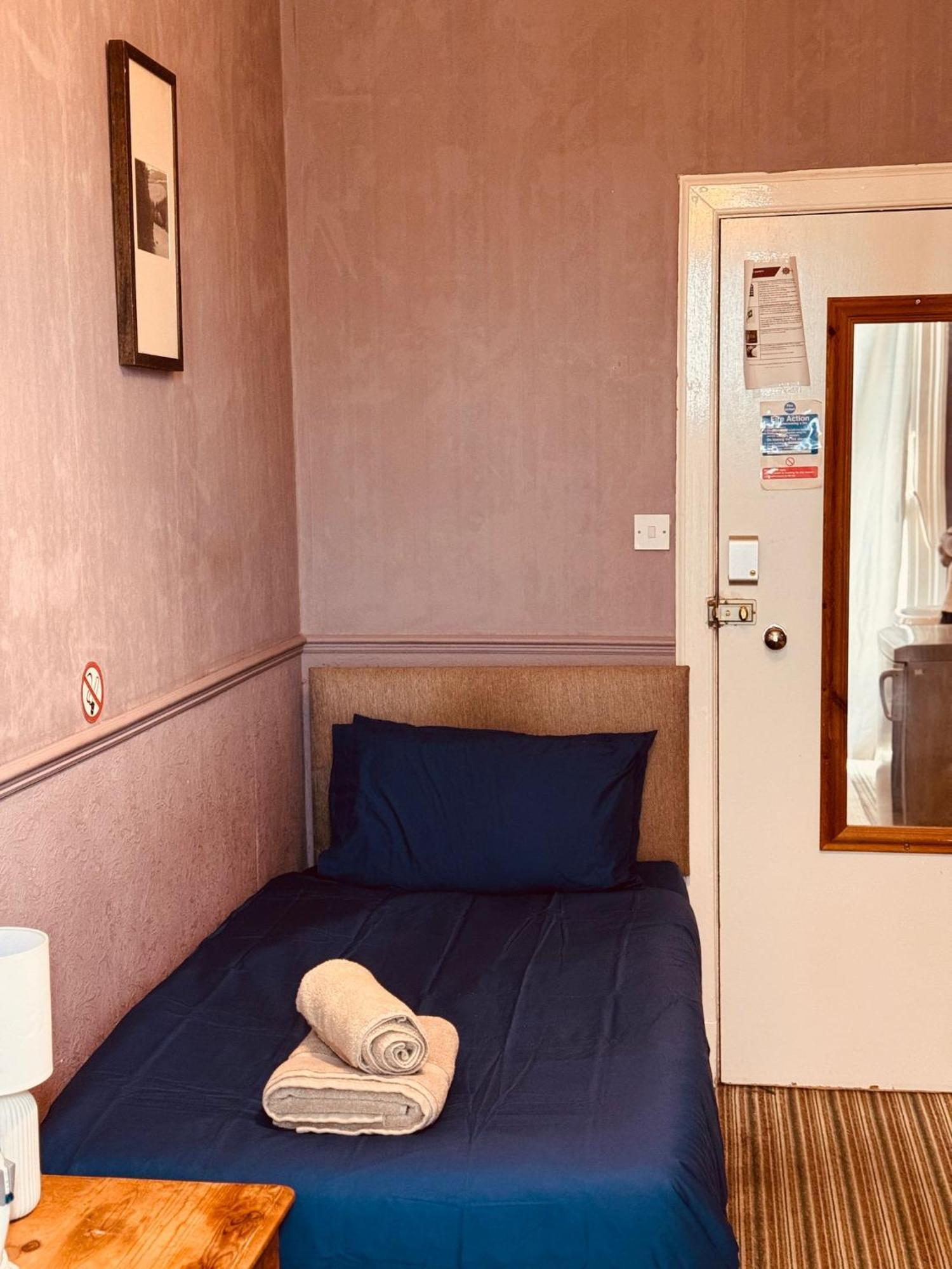 Edinburgh Travel Guest House מראה חיצוני תמונה