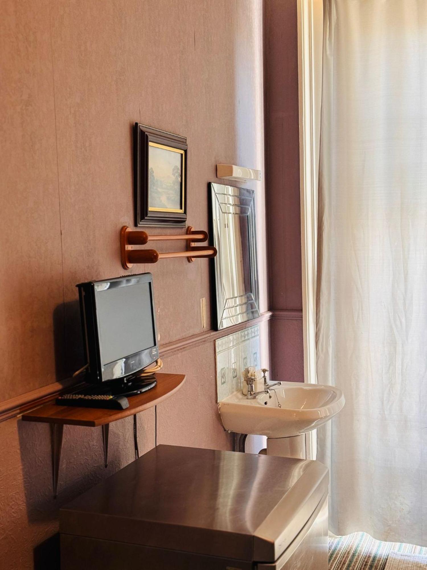 Edinburgh Travel Guest House מראה חיצוני תמונה